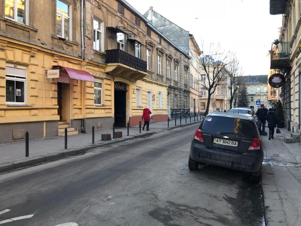 Вхід у будинок — Winkel Apartment Tugan-Baranovskogo